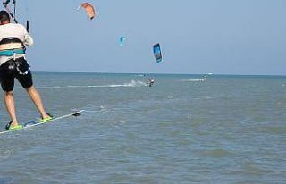 Adana kitesurf merkezi oluyor