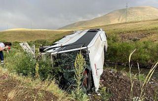 Ağrı’da yolcu otobüsü devrildi: 27 yaralı