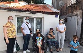 AK kadınlardan yaşlılara ziyaret