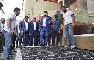 AK Parti Ağrı İl Yönetimi ve Başkan Sayan asfalt...