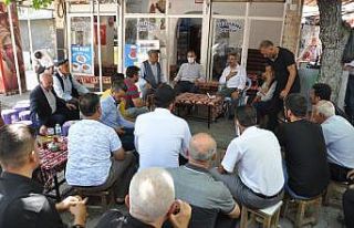 AK Parti heyeti tütüncü esnafıyla bir araya geldi