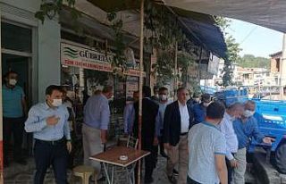 AK Parti Milletvekilleri belde esnafını yalnız...