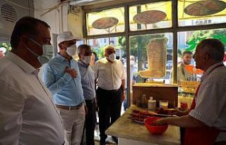 AK Parti teşkilatlarıyla esnaf ziyareti yaptı