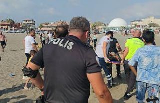 Akıntıya kapılan genç son anda kurtarıldı