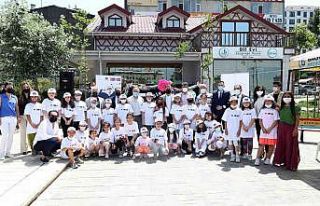 Akran zorbalığına karşı resim çizdiler