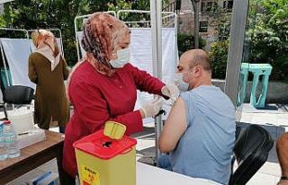 Aksaray’da Covid-19 aşısı vatandaşın ayağına...