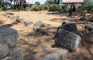 Akyaka’da tarihi kaleden sonra 2 kilise bulundu