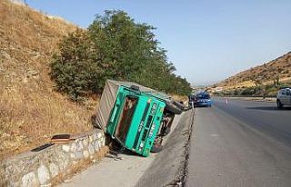 Alkollü sürücü, yola sığmayınca kaza yaptı