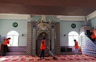 Altınordu’da ibadethaneler bayrama hazırlandı