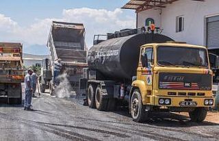 Altınova’da asfalt çalışması