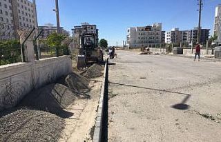 Altınşehir mahallesinde kaldırım düzenleme çalışması