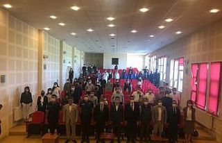 Altıntaş’ta mezuniyet coşkusu