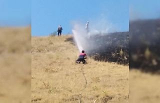 Anız yangını buğday tarlasına sıçramadan söndürüldü