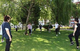 Anne şehir, açık havada spor egzersizlerine başladı