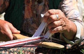 Antalya’da Yörükler kolan dokuma ve kirmen eğirme...