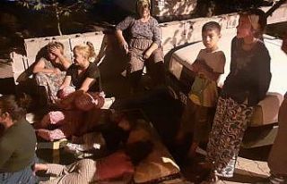 Art arda deprem olan ilçede halk geceyi sokakta geçirdi