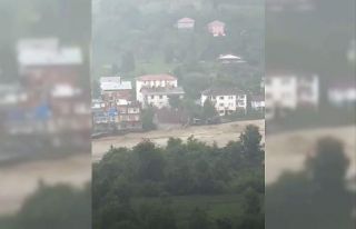 Artvin’in Arhavi ilçesinde dere kenarındaki ev...