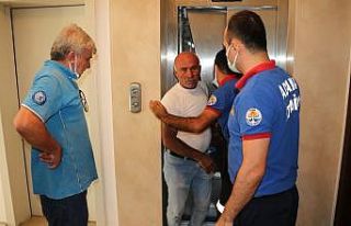 Asansörde mahsur kalan su dağıtıcısını CANKUR...