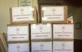 Aslanapa’da tüm camilere temizlik malzemesi dağıtıldı