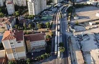 Ataşehir’de kilometrelerce uzayan tır kuyruğu...