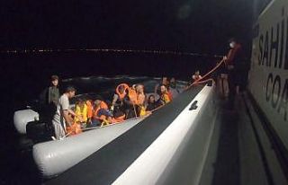 Ayvalık’ta 42 düzensiz göçmen Sahil Güvenlik...
