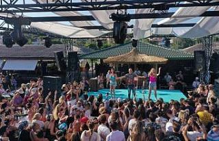 Ayvalık’ta Serdar Ortaç rüzgârı esti