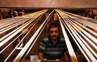 Baba mesleğinin yok olmaması için emekliye ayrıldı