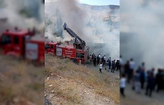 Bahçesaray’da ev yangını