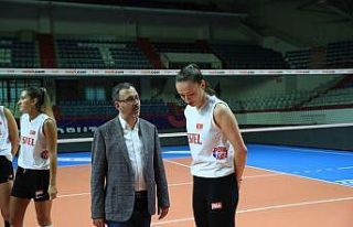 Bakan Kasapoğlu’ndan olimpik sporculara kamp ziyareti