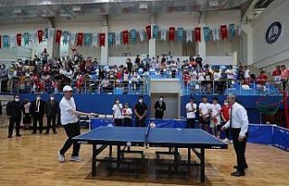 Bakan Selçuk’tan Spor Köyü’ne tam not