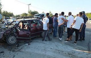 Balıkesir’de iki otomobil çarpıştı: 7 yaralı