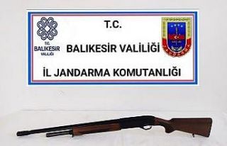 Balıkesir’de jandarma 15 aranan şahsı yakaladı