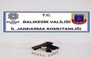 Balıkesir’de jandarma aranan 17 şüpheliyi yakaladı
