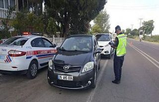 Balıkesir’de jandarmadan uyuşturucu ve aranan...