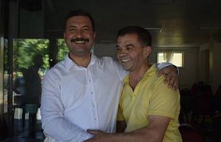 Balıkesir’de MHP yönetimi esnaf ziyaretlerine...