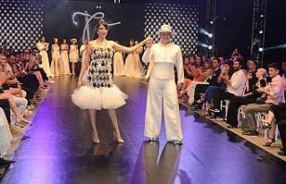 Bartın’da düzenlenen defilede ‘oyulgama’ sanatı...