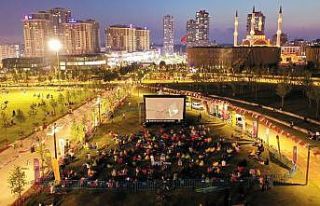 Başakşehir’de açık havada sinema keyfi başladı