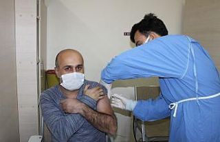 Başhekim Prof. Dr. Belgin Alaşehirli’den aşı...