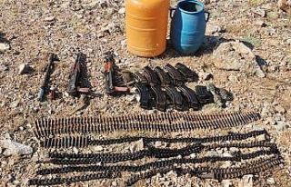 Başkale’de silah ve mühimmat ele geçirildi