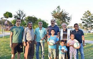 Başkan Altay piknik yapan aileleri ziyaret etti