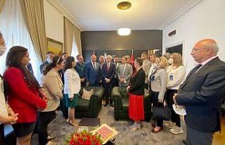 Başkan Ataç muhtarlar ve esnafla birlikte Kılıçdaroğlu’nu...