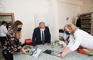 Başkan Büyükkılıç, ilk yüz yüze eğitim gününde...