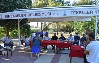 Başkan Çelik vatandaşlarla bayramlaştı