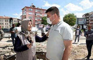 Başkan Dinçer projelerini vatandaşlarla birlikte...