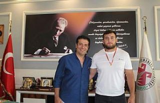 Başkan Genç’ten Başpehlivan Ali Gürbüz’e...