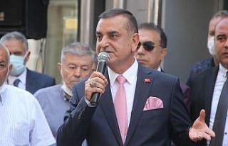 Başkan kurban kestirerek göreve başladı
