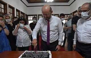 Başkan Özcan’a doğum günü sürprizi