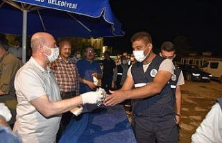 Başkan Pekyatırmacı bayram mesaisindeki personeli...