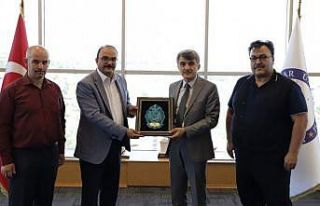 Başkan Sancaktaroğlu’ndan Rektör Uysal’a ziyaret