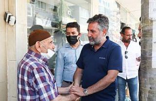 Başkan Sandal, Bayraklı’yı karış karış geziyor